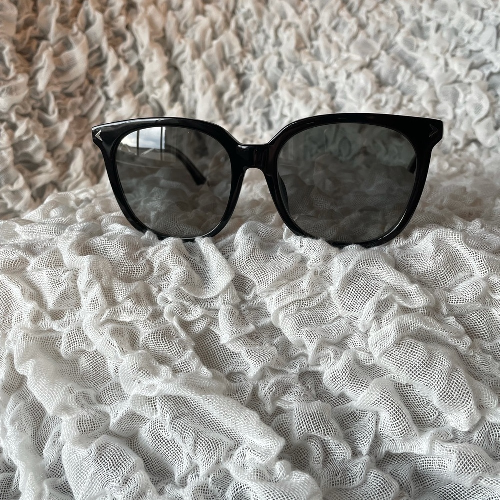 🔥HP🔥💥NWT💥 Givenchy sunglasses - Picture 6 of 15